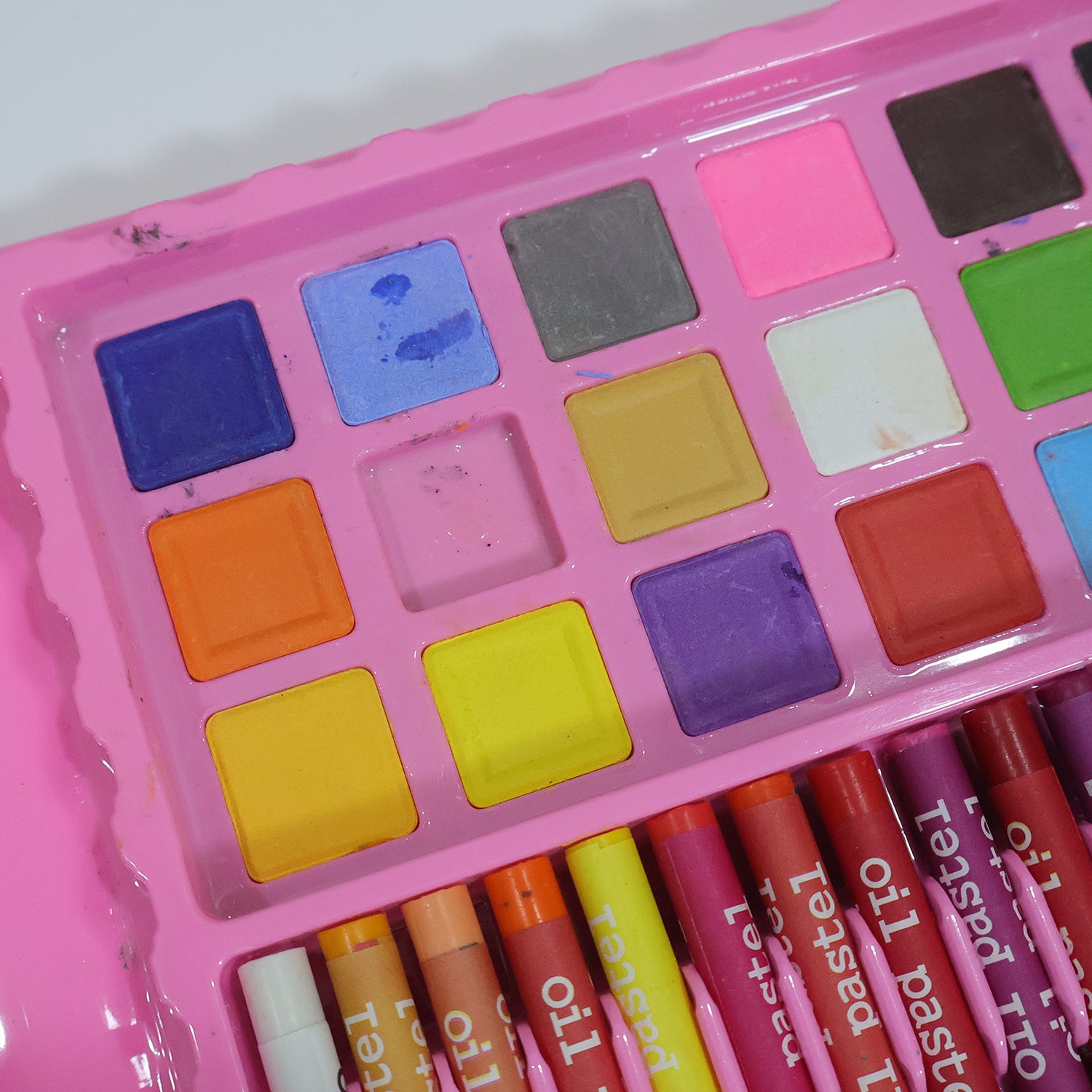 Super Mega Art  Craft Drawing Coloring Kit (208 Pc)