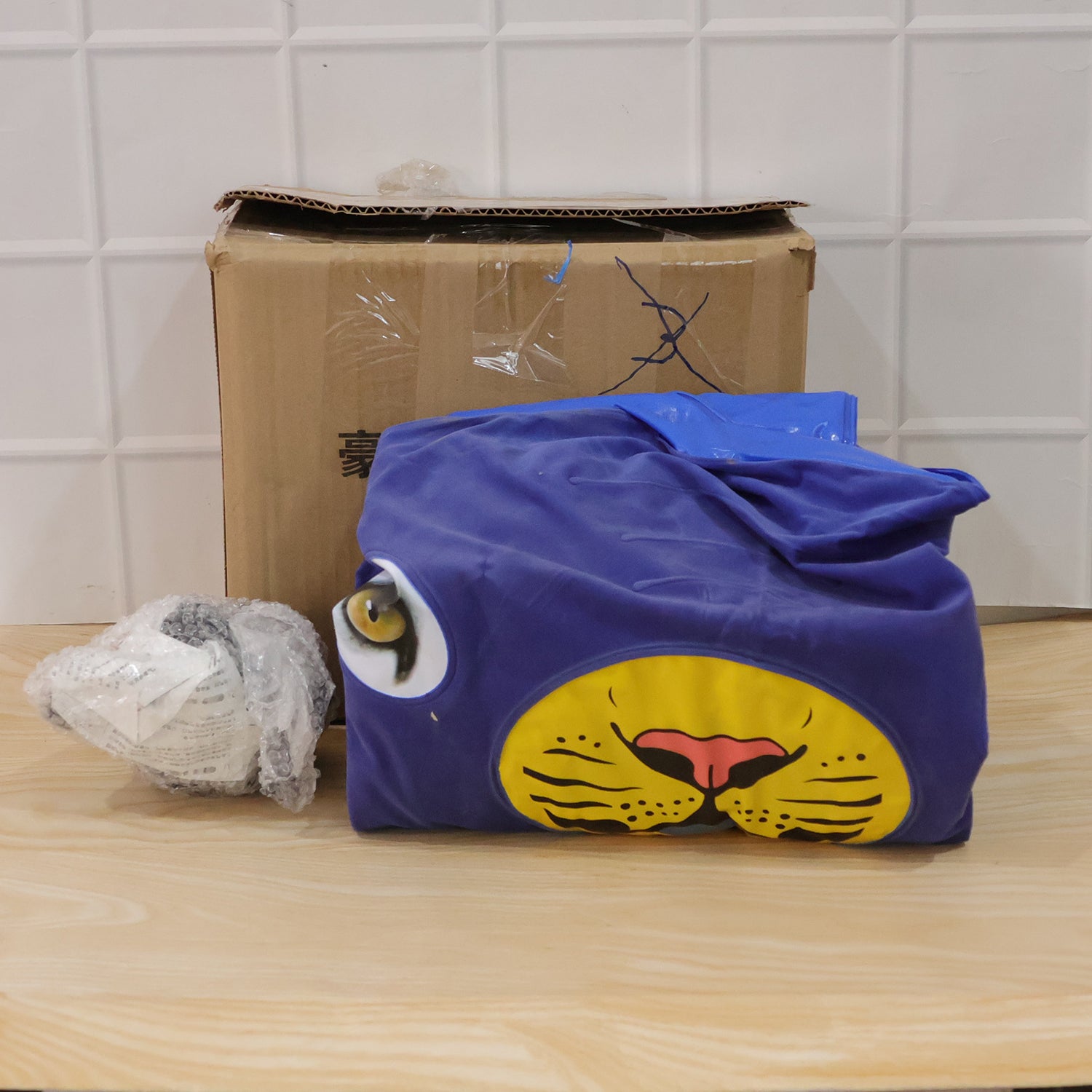 Inflatable Car Bed Set With Lion Head Pillow And Cushions For Comfortable Travel Sleeping (1 Set)