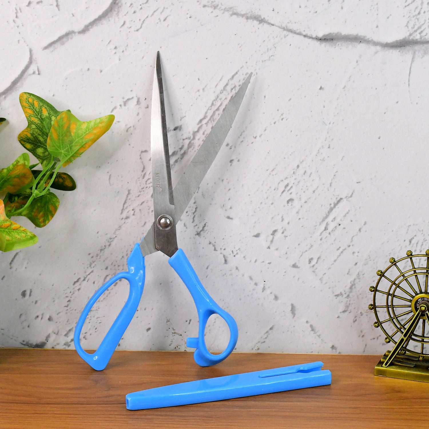 556 Carbo Titanium Stainless Steel Scissors (10 Inch)