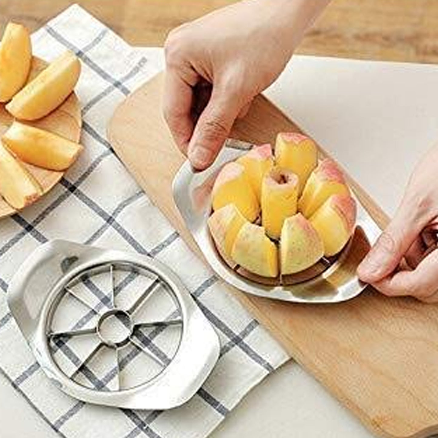 Heavy Duty Stainless Steel Apple Cutter  Slicer (1 Pc)