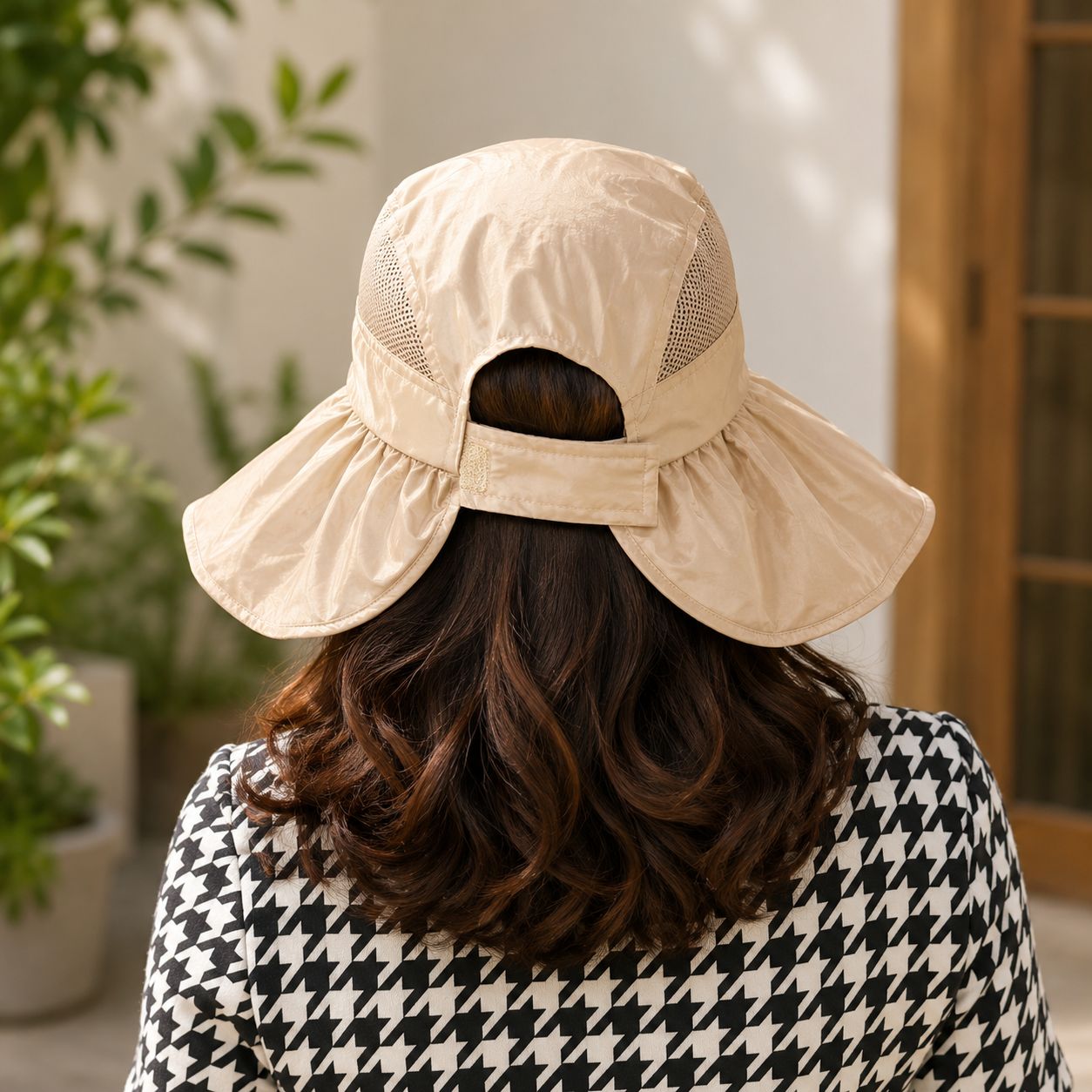 Women’s Wide Brim Sun Protection Hat with Open Top & Mesh Design (Random Color 1 PC)