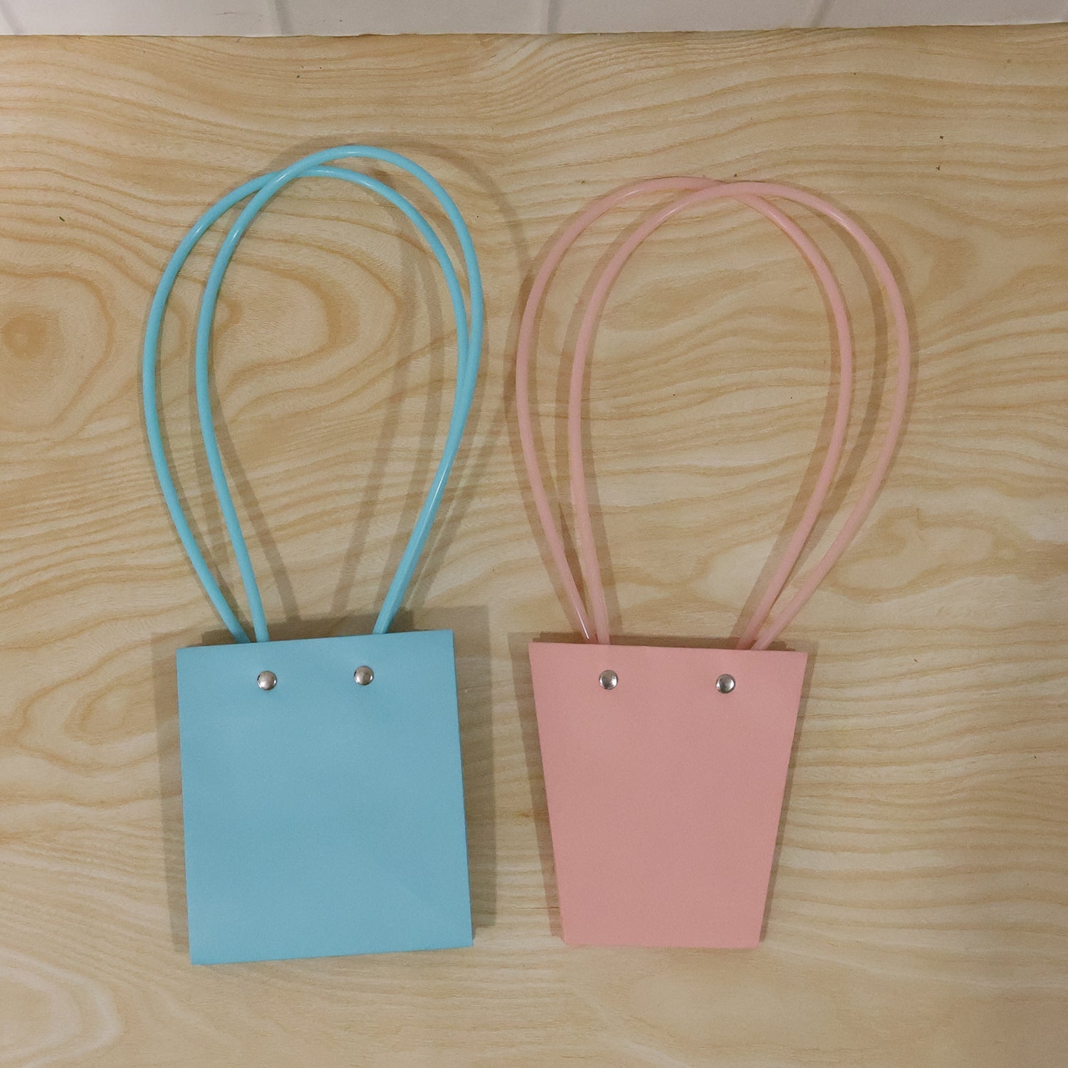 Stylish Foldable Flower Packaging Bag With Handle For Bouquet And Gifting (1 Pc)