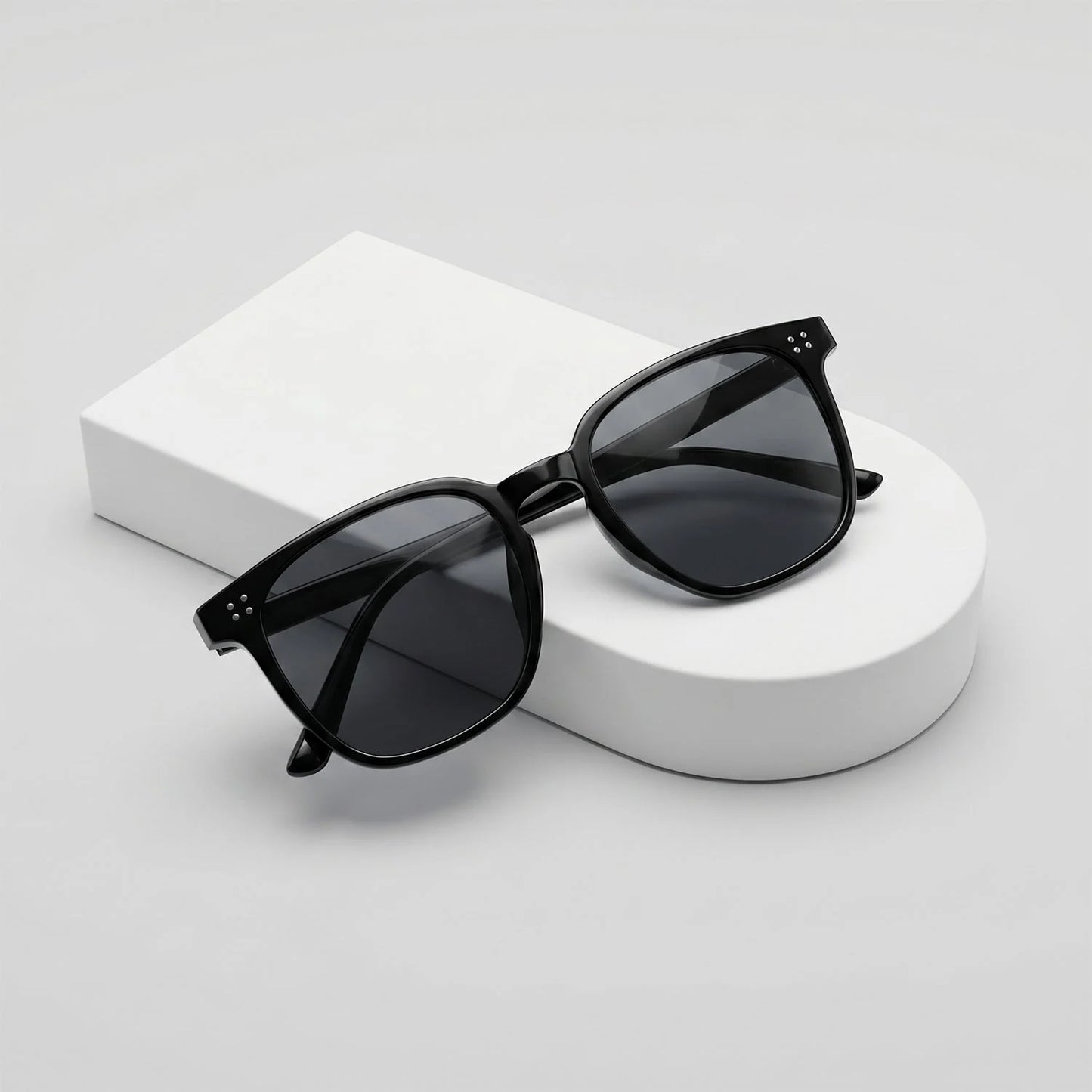 Uv Protection Stylish Black Sunglasses For Men And Women Classic Frame (1 Pc)